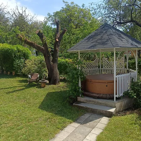 Bella Balatonfůzfő